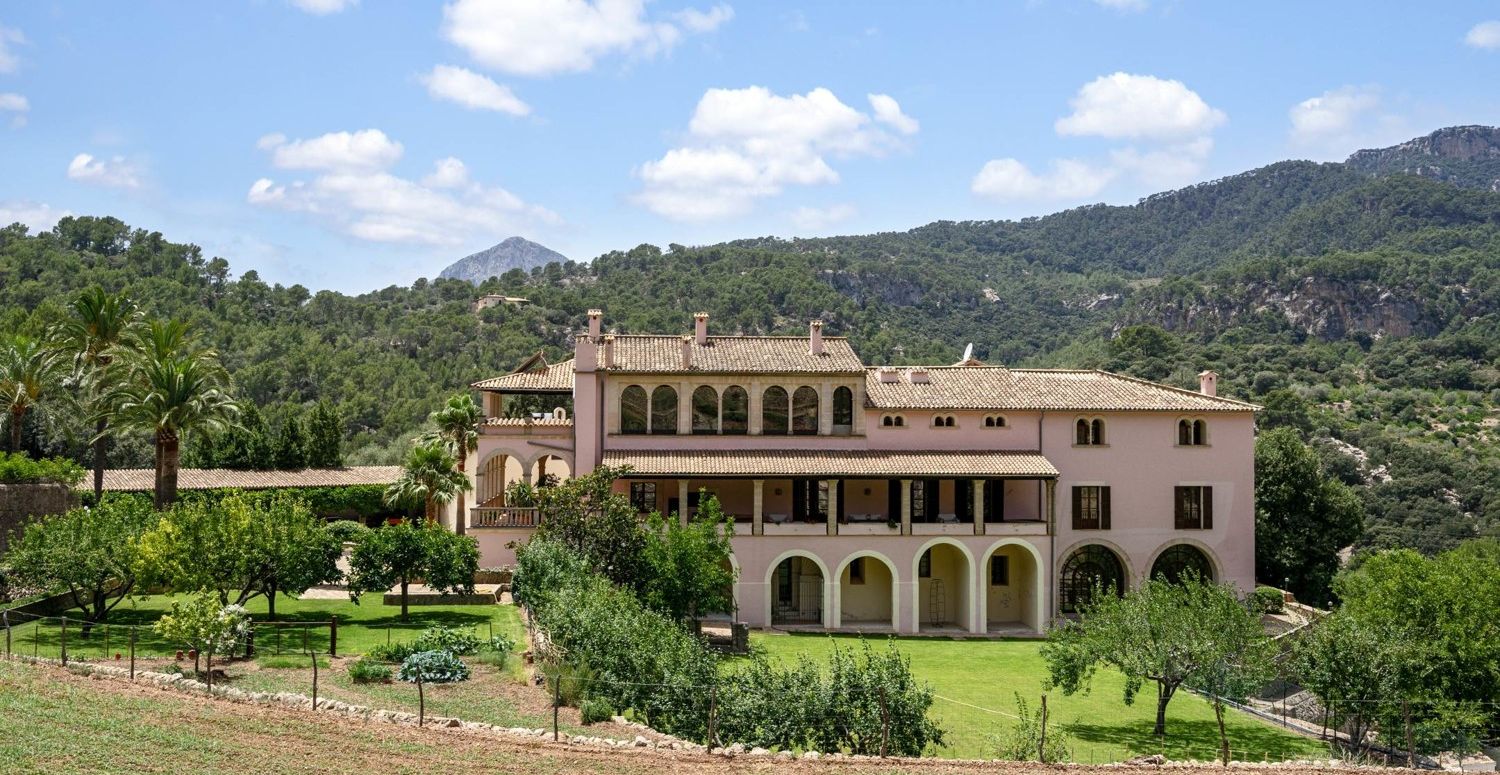 Country-estate-Puigpunyent