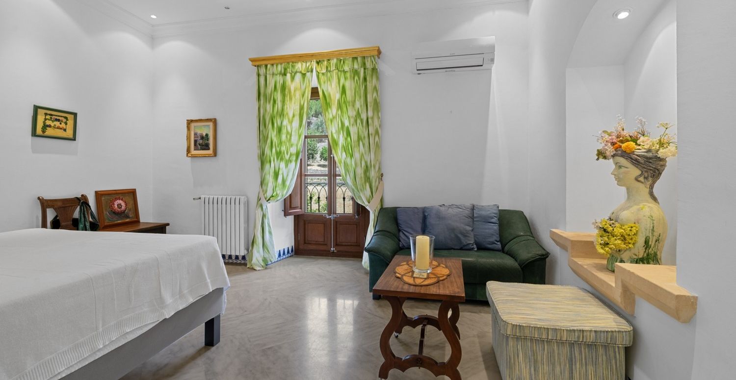 Country-estate-Puigpunyent