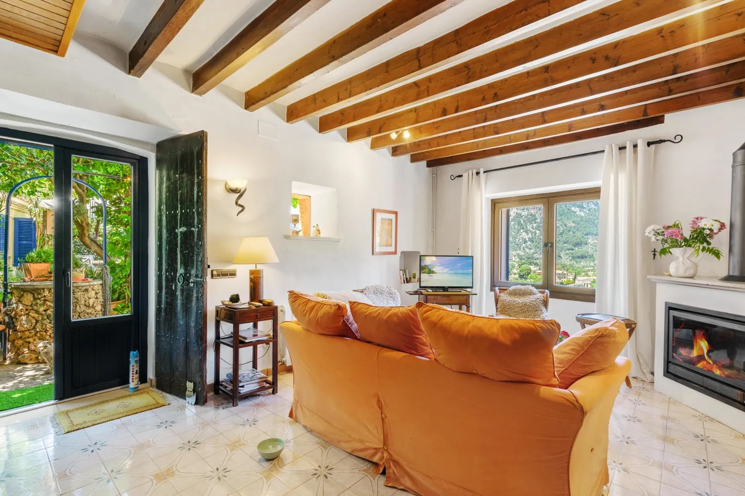 Casa-tradicional-con-vistas-panorámicas-en-Bunyola