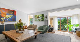 von_poll_real_estate_property_ES243744921_image_5