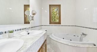 von_poll_real_estate_property_ES243744941_image_6
