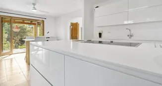 von_poll_real_estate_property_ES243744941_image_1