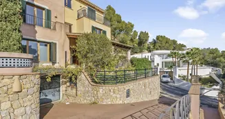 von_poll_real_estate_property_ES243744941_image_0