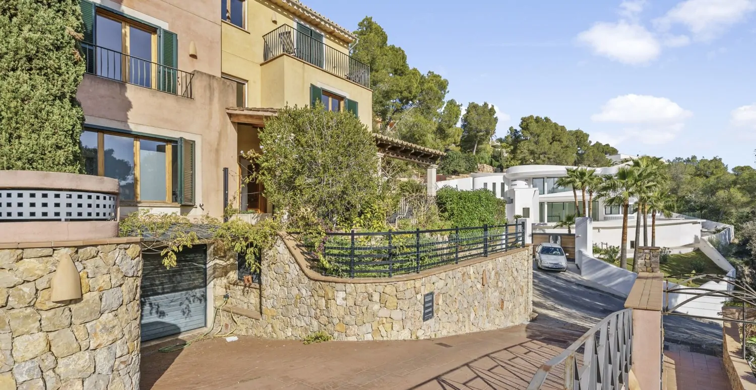 Chalet-adosado-Portals-Nous