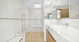 von_poll_real_estate_property_ES243744941_image_36