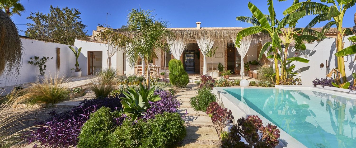 Mediterranean-Villa-Establiments