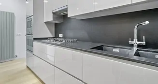 von_poll_real_estate_property_ES243745018_image_1