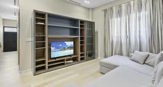 von_poll_real_estate_property_ES243745018_image_5