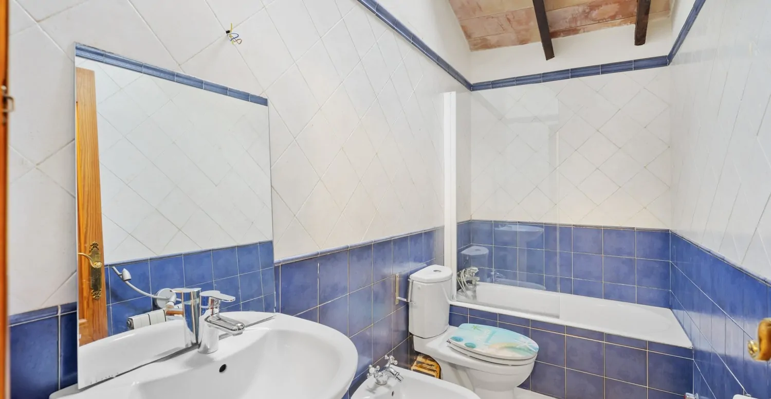 Town-home-with-pool-in-Marratxí