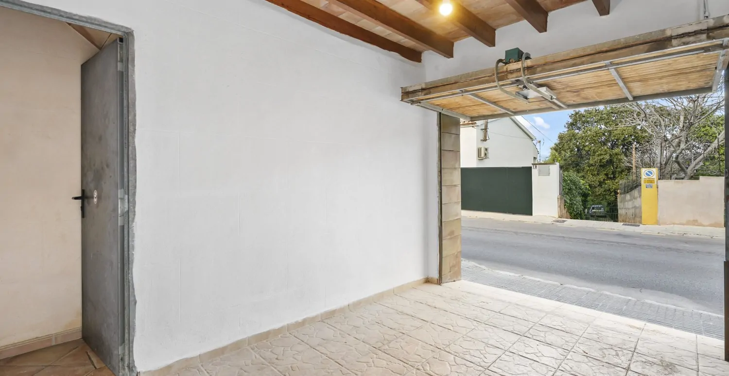 Town-home-with-pool-in-Marratxí