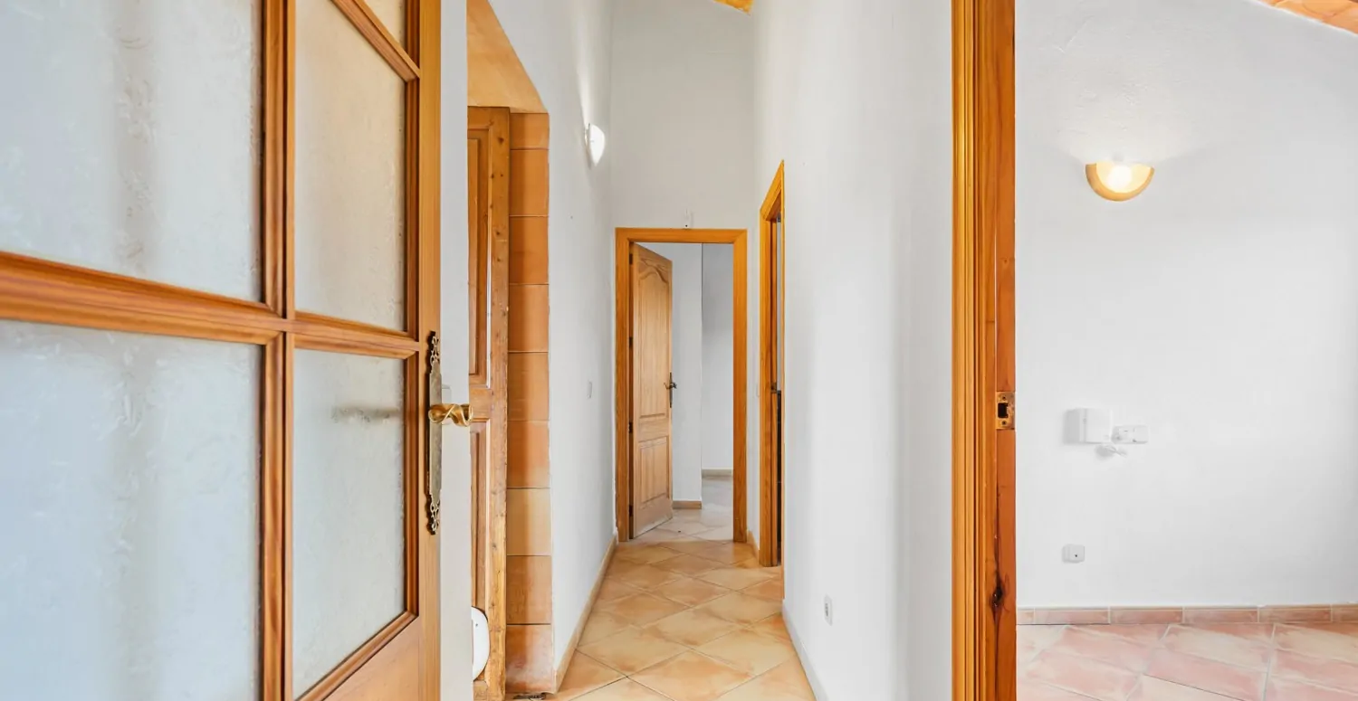 Town-home-with-pool-in-Marratxí