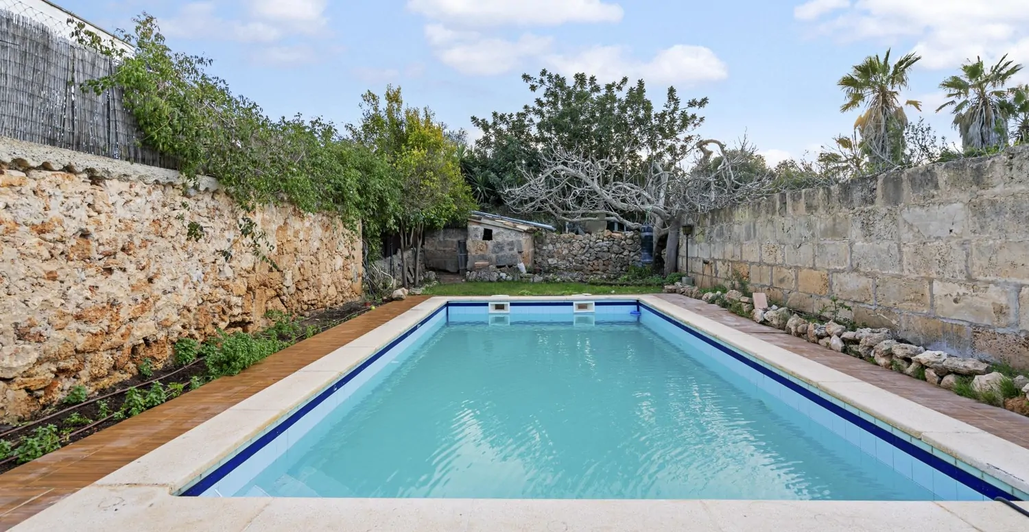 Casa-de-pueblo-con-piscina-en-Marratxí