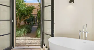 von_poll_real_estate_property_ES243745073_image_20