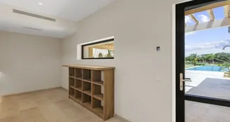 von_poll_real_estate_property_ES243745073_image_21