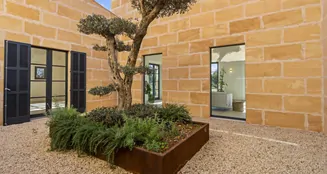 von_poll_real_estate_property_ES243745073_image_3