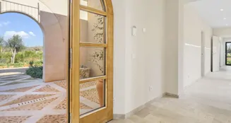 von_poll_real_estate_property_ES243745073_image_4