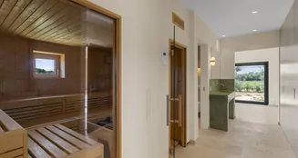 von_poll_real_estate_property_ES243745073_image_22