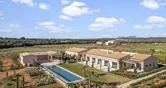 von_poll_real_estate_property_ES243745073_image_0