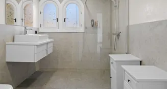 von_poll_real_estate_property_ES253745086_image_7