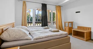 von_poll_real_estate_property_ES253745086_image_9