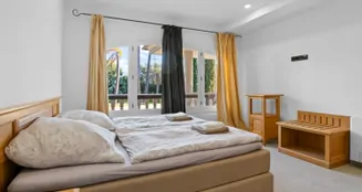 von_poll_real_estate_property_ES253745086_image_9