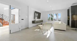 von_poll_real_estate_property_ES253745086_image_3