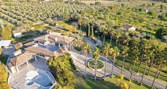 von_poll_real_estate_property_ES253745086_image_0