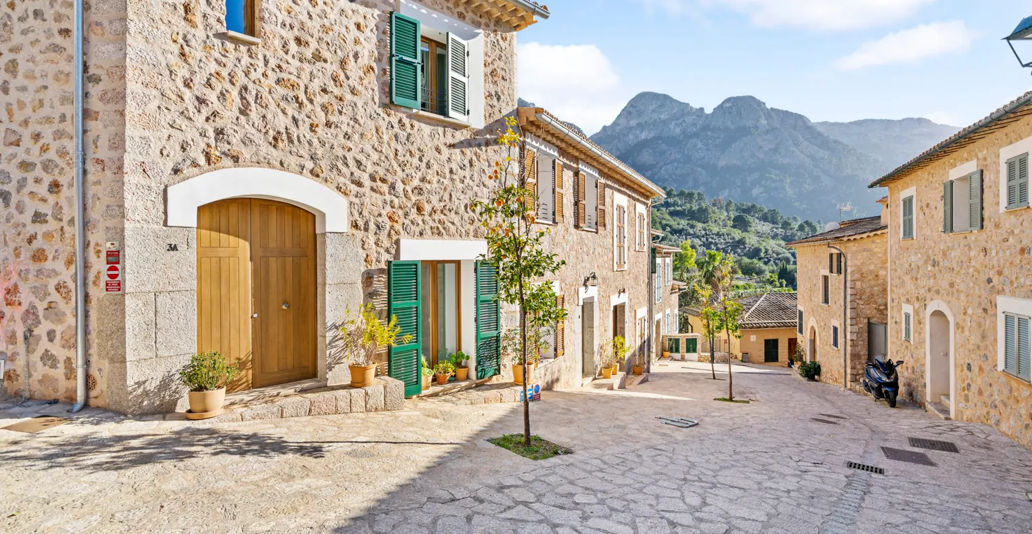 Casa-adosada-Fornalutx