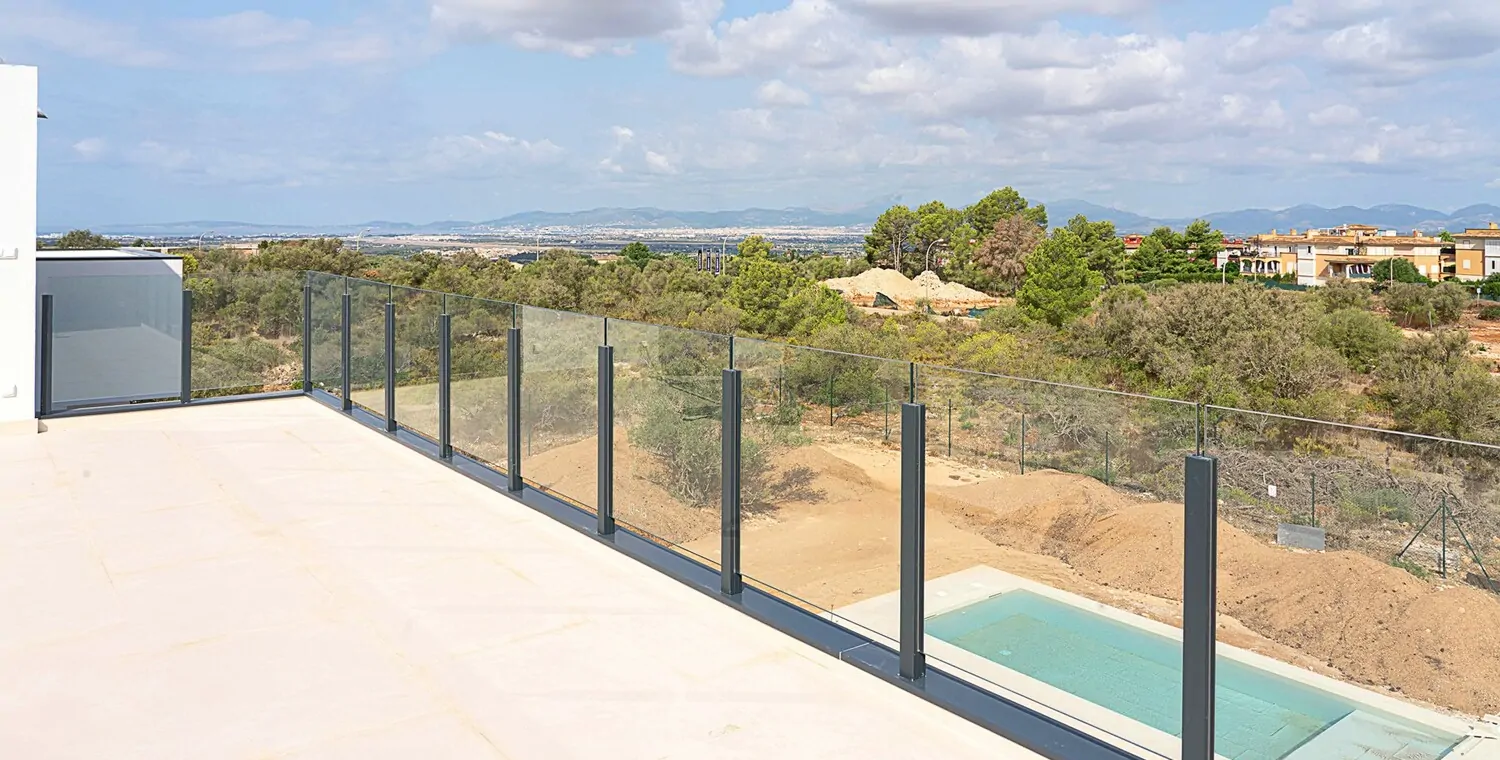 Blick nach Palma und zum Pool