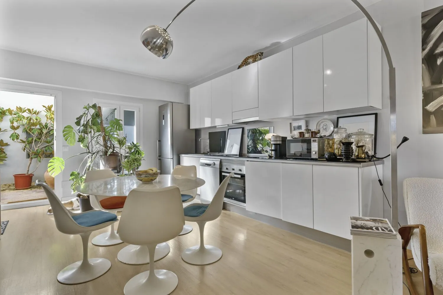 Cocina con acceso al patio