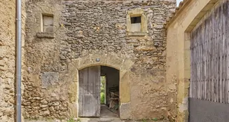 von_poll_real_estate_property_ES253745253_image_0