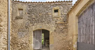 von_poll_real_estate_property_ES253745253_image_0