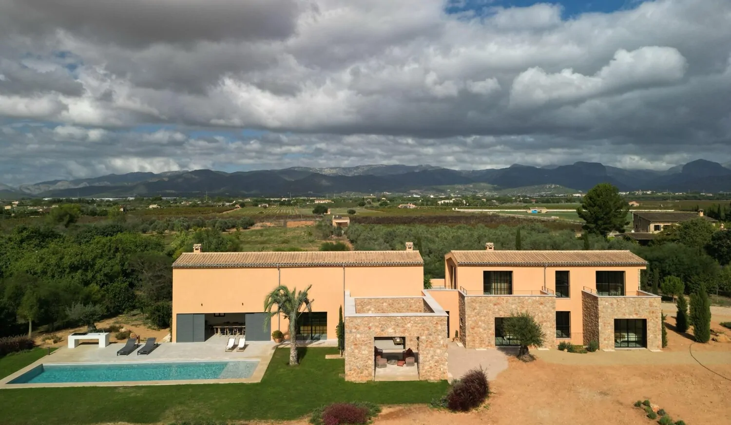 Finca mit Blick in die Tramuntana