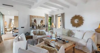 von_poll_real_estate_property_ES253745402_image_2