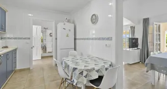 von_poll_real_estate_property_ES253745472_image_5