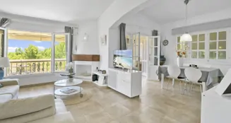 von_poll_real_estate_property_ES253745472_image_1