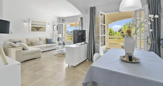 von_poll_real_estate_property_ES253745472_image_2