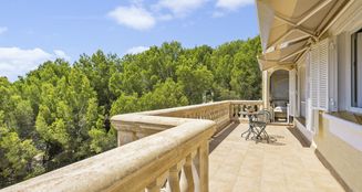 von_poll_real_estate_property_ES253745472_image_17