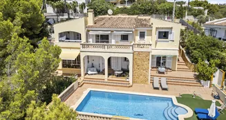 von_poll_real_estate_property_ES253745472_image_32