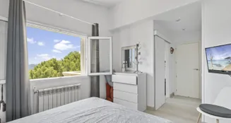 von_poll_real_estate_property_ES253745472_image_76