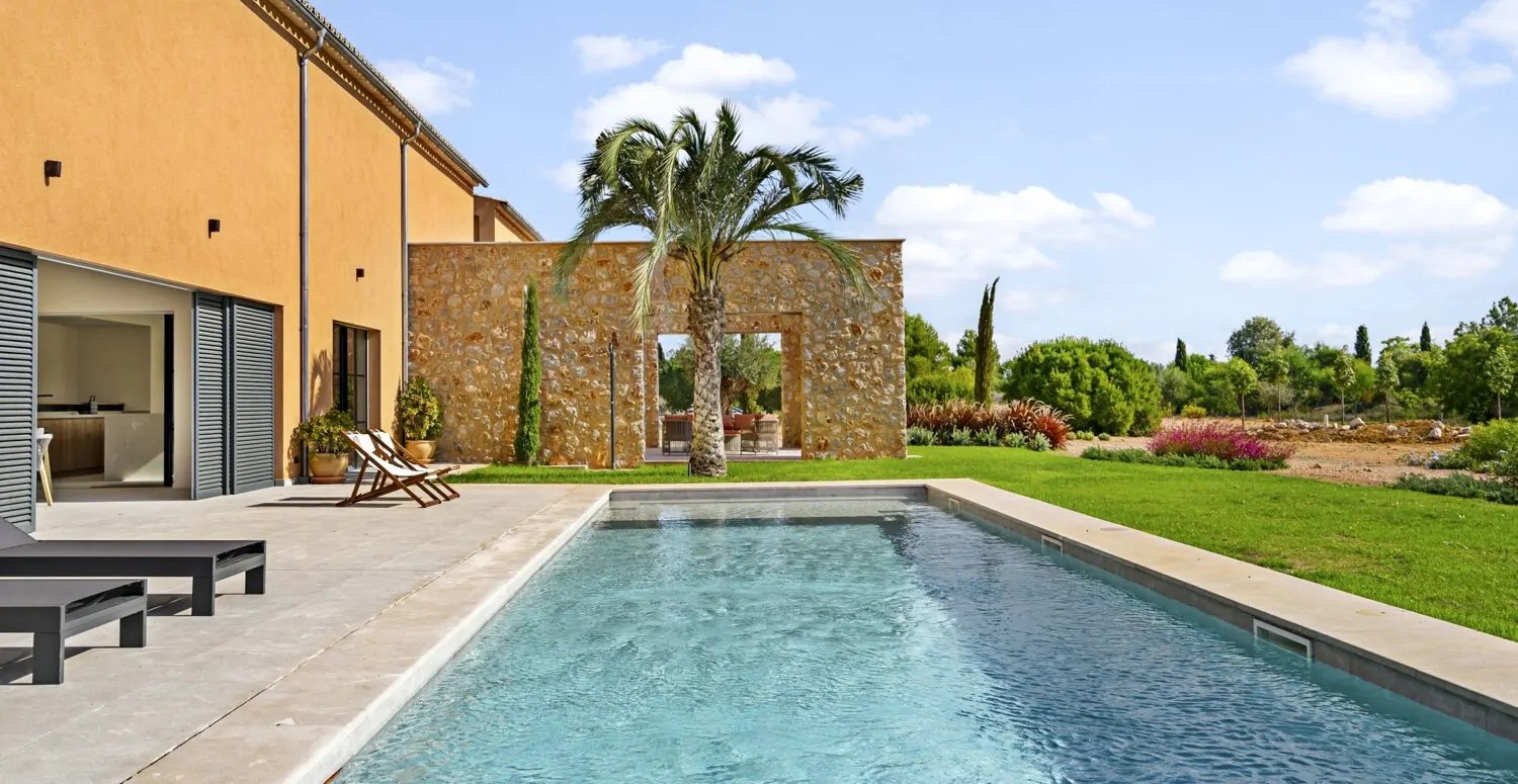 Pool and view to the east