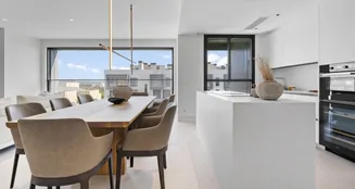 von_poll_real_estate_property_ES253745555_01_image_0