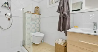 von_poll_real_estate_property_ES253745567_image_12