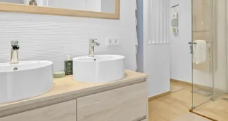 von_poll_real_estate_property_ES253745567_image_8