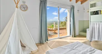 von_poll_real_estate_property_ES253745567_image_13