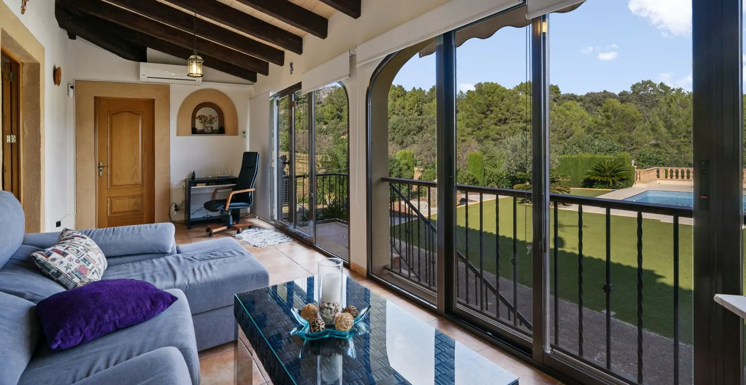 Zona de asientos en la terraza