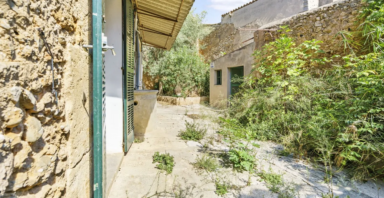 Innenhof mit Brunnen