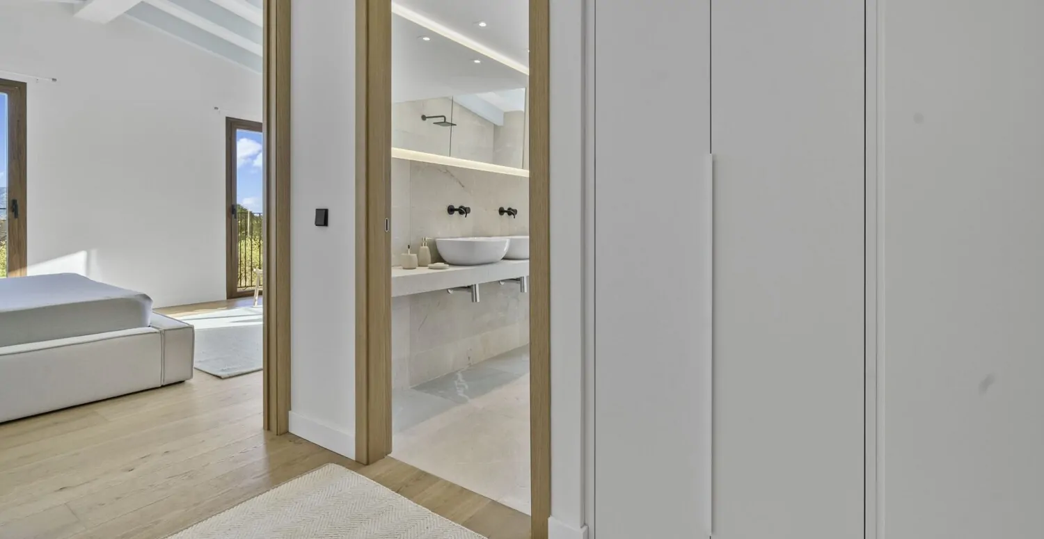 Schlafzimmer mit Bad en suite