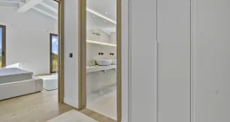 von_poll_real_estate_property_ES253745605_image_15