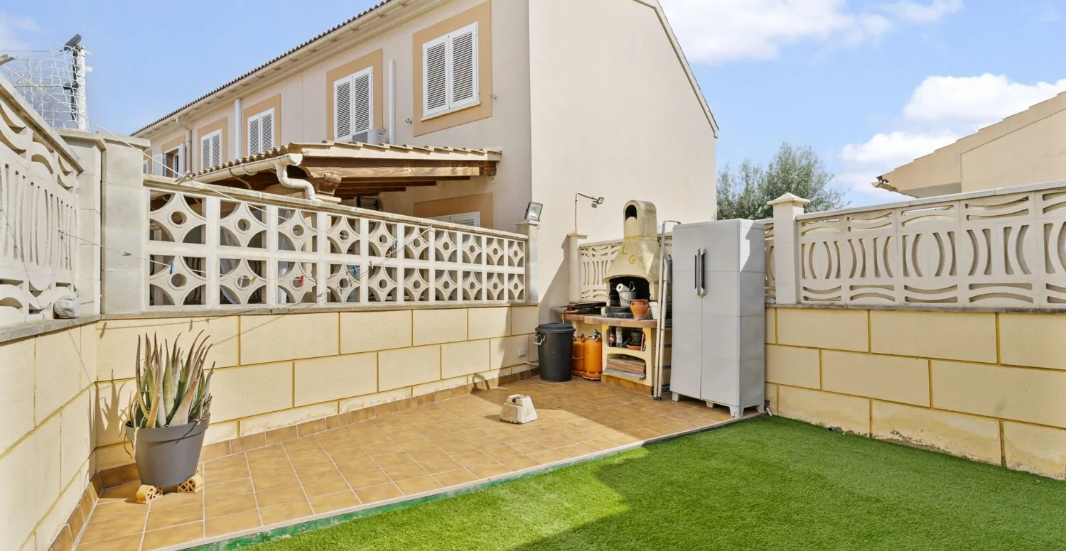 Terrasse mit Grillbereich